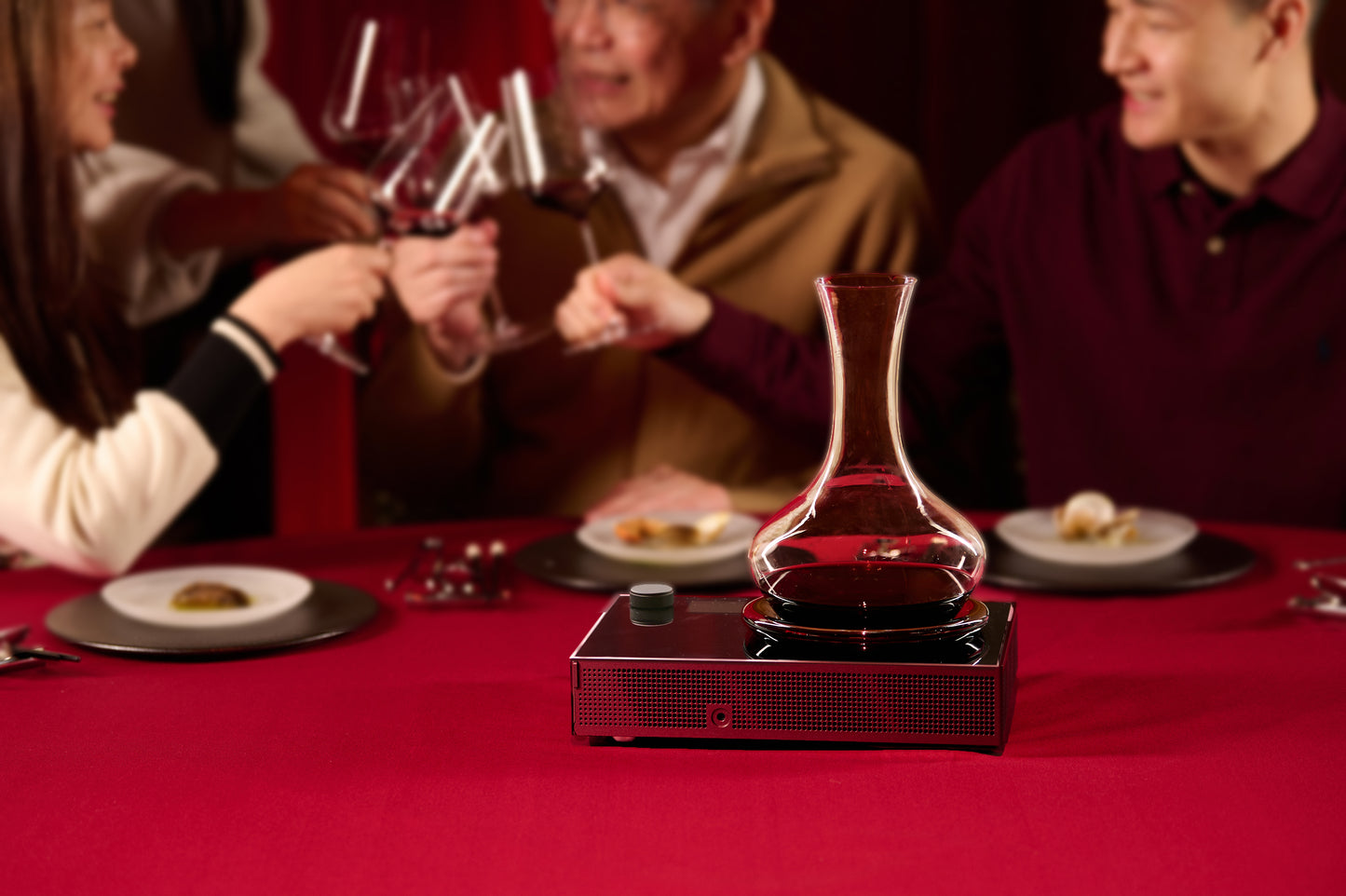Titan Portable Electronic Decanter Chiller｜Limited-time New Year Gift: 4 Handmade Burgundy Glasses